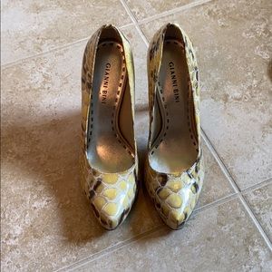 Giani Bini Snakeskin Pumps